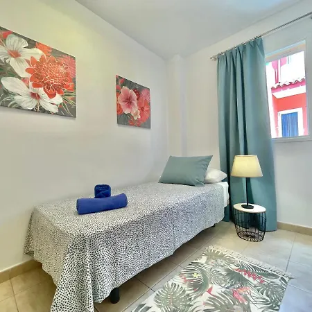 Sea Garden Apartment *